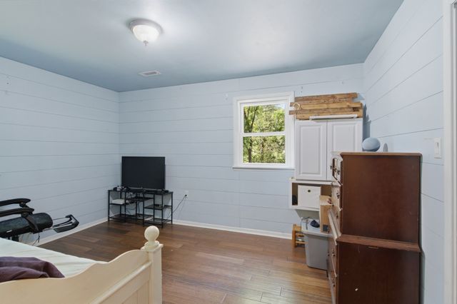 215 Wallace Dr, Fayetteville, TN 37334