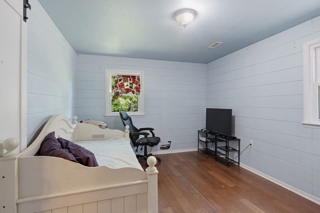 215 Wallace Dr, Fayetteville, TN 37334