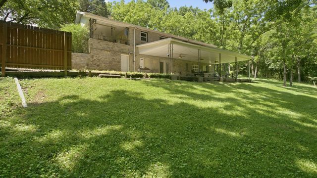 215 Wallace Dr, Fayetteville, TN 37334