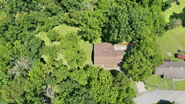215 Wallace Dr, Fayetteville, TN 37334