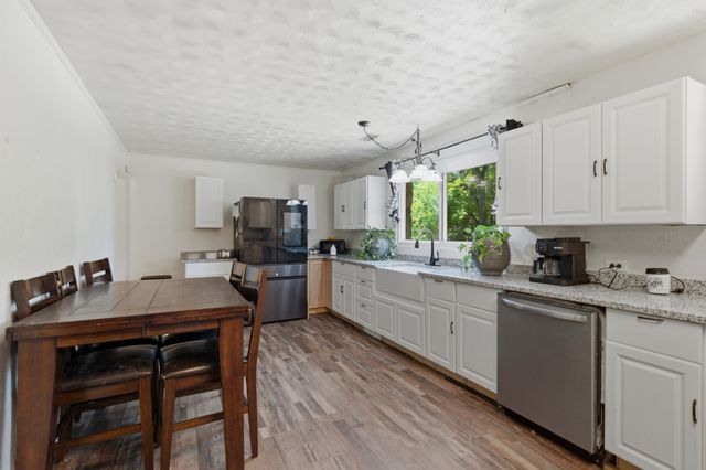 215 Wallace Dr, Fayetteville, TN 37334