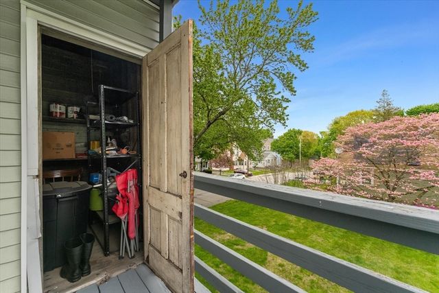 15 Steele St, Worcester, MA 01607