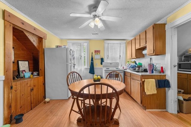 15 Steele St, Worcester, MA 01607
