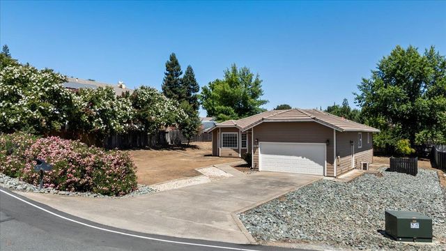 2108 Quail Ct, Valley Springs, CA 95252