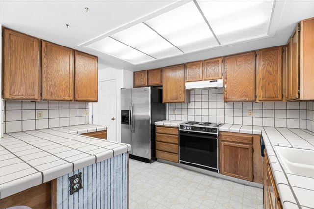 2108 Quail Ct, Valley Springs, CA 95252