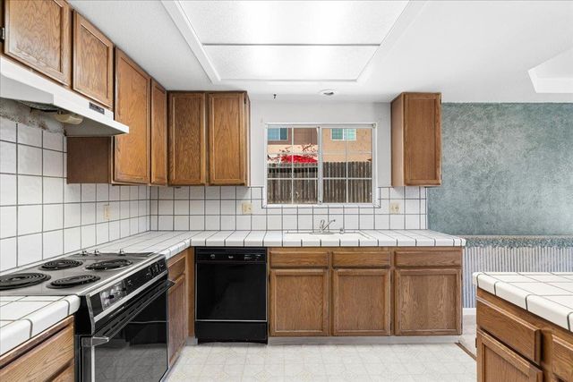 2108 Quail Ct, Valley Springs, CA 95252