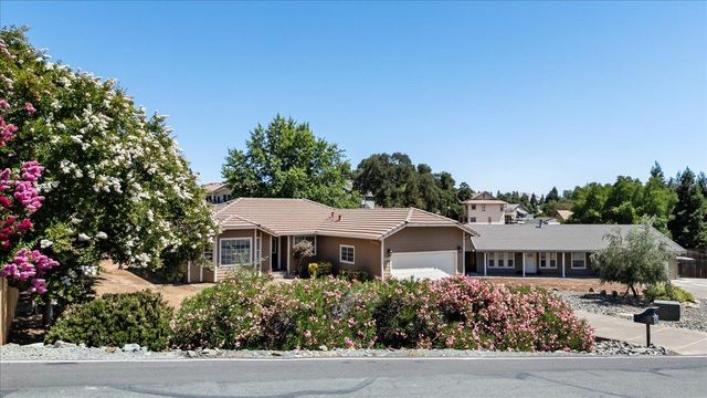2108 Quail Ct, Valley Springs, CA 95252