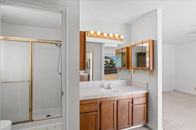 2108 Quail Ct, Valley Springs, CA 95252