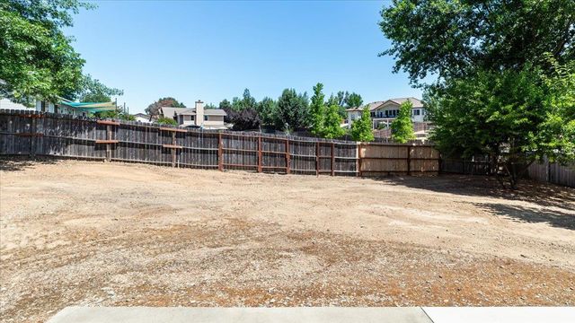 2108 Quail Ct, Valley Springs, CA 95252