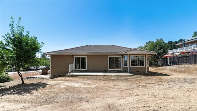 2108 Quail Ct, Valley Springs, CA 95252