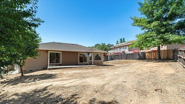 2108 Quail Ct, Valley Springs, CA 95252