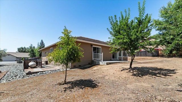 2108 Quail Ct, Valley Springs, CA 95252
