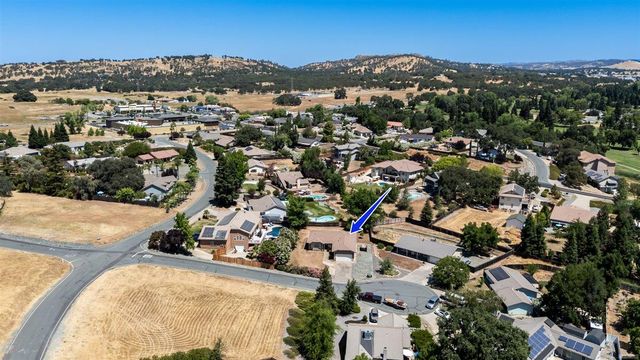 2108 Quail Ct, Valley Springs, CA 95252