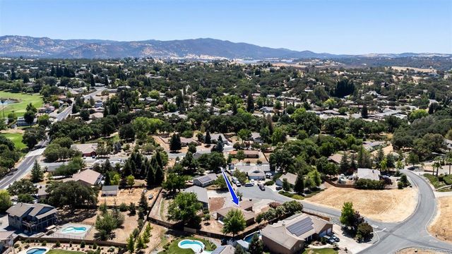 2108 Quail Ct, Valley Springs, CA 95252