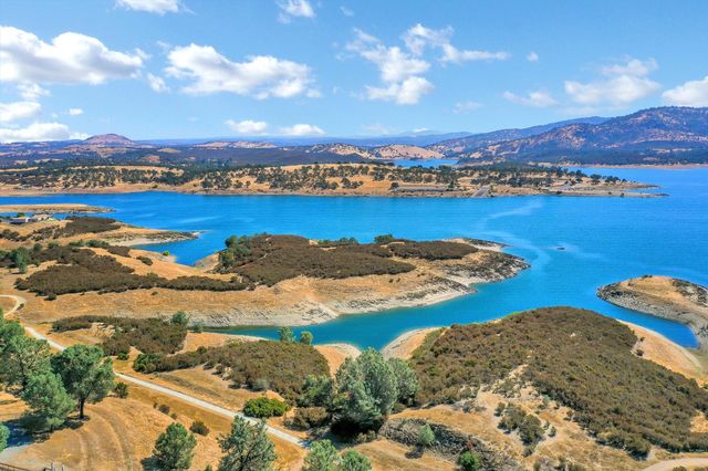 2108 Quail Ct, Valley Springs, CA 95252