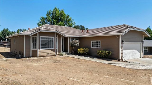 2108 Quail Ct, Valley Springs, CA 95252