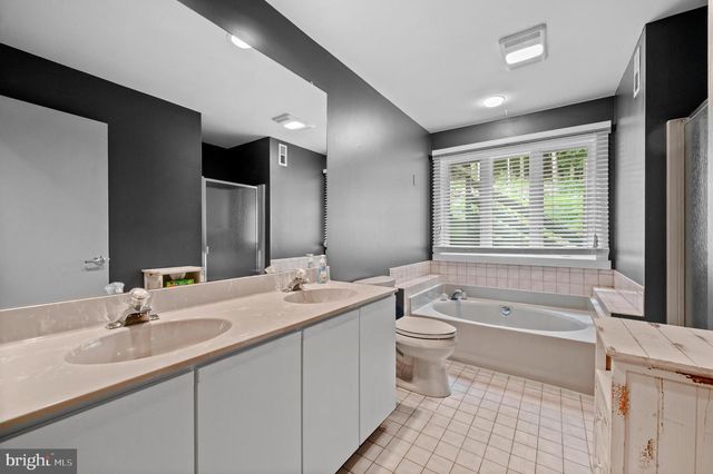 41 LYONS RUN RD, Glenmoore, PA 19343