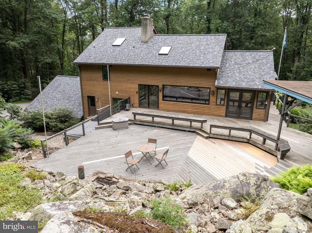 41 LYONS RUN RD, Glenmoore, PA 19343