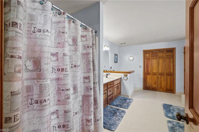 524 Warrick RD, Chesapeake, VA 23322