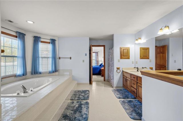 524 Warrick RD, Chesapeake, VA 23322