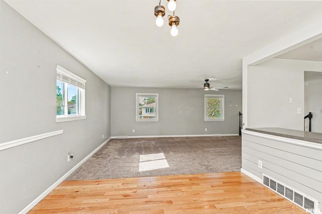 150 E OAKWOOD Street, Morton, IL 61550
