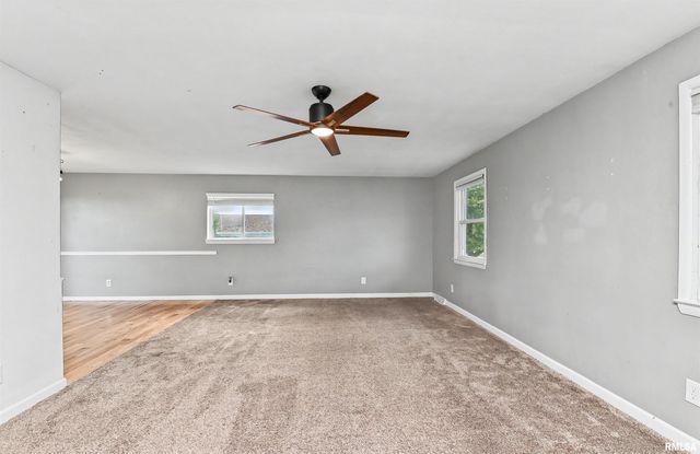 150 E OAKWOOD Street, Morton, IL 61550