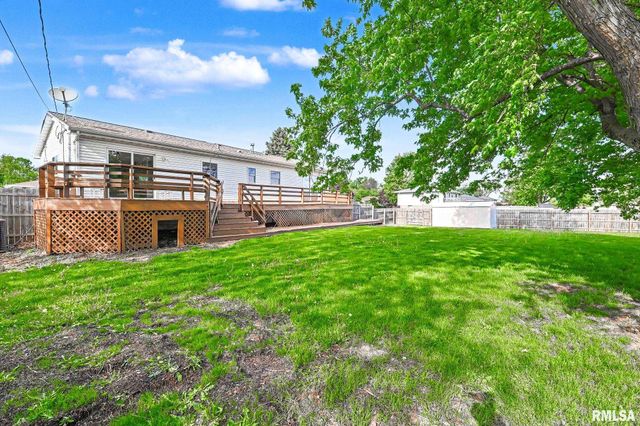 150 E OAKWOOD Street, Morton, IL 61550