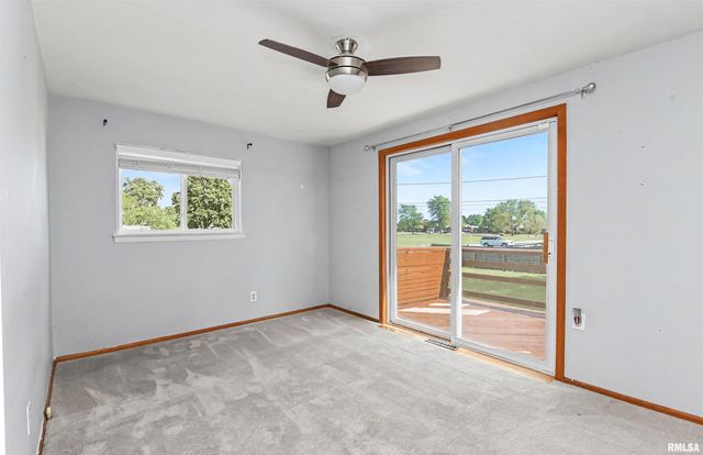 150 E OAKWOOD Street, Morton, IL 61550