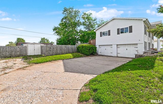 150 E OAKWOOD Street, Morton, IL 61550