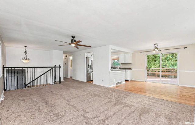 150 E OAKWOOD Street, Morton, IL 61550