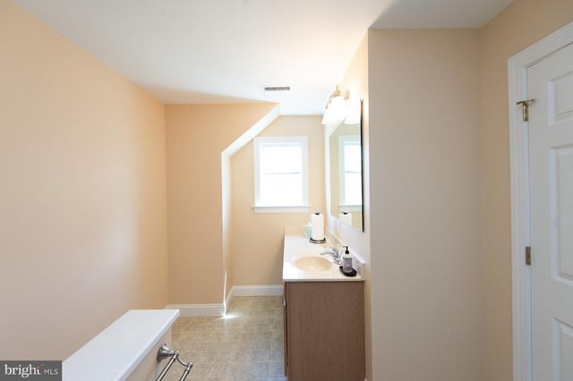 5704 ROSS NECK RD, Cambridge, MD 21613