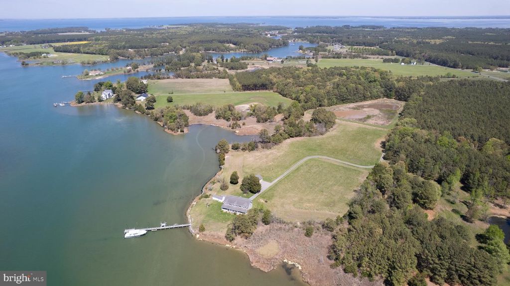 Image 11 of property listing at 5704 ROSS NECK RD, Cambridge, MD 21613