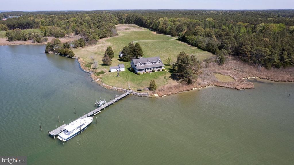 Image 13 of property listing at 5704 ROSS NECK RD, Cambridge, MD 21613