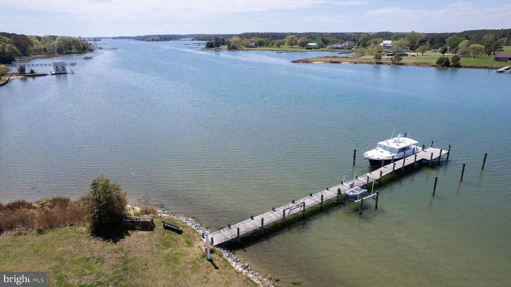 Image 14 of property listing at 5704 ROSS NECK RD, Cambridge, MD 21613