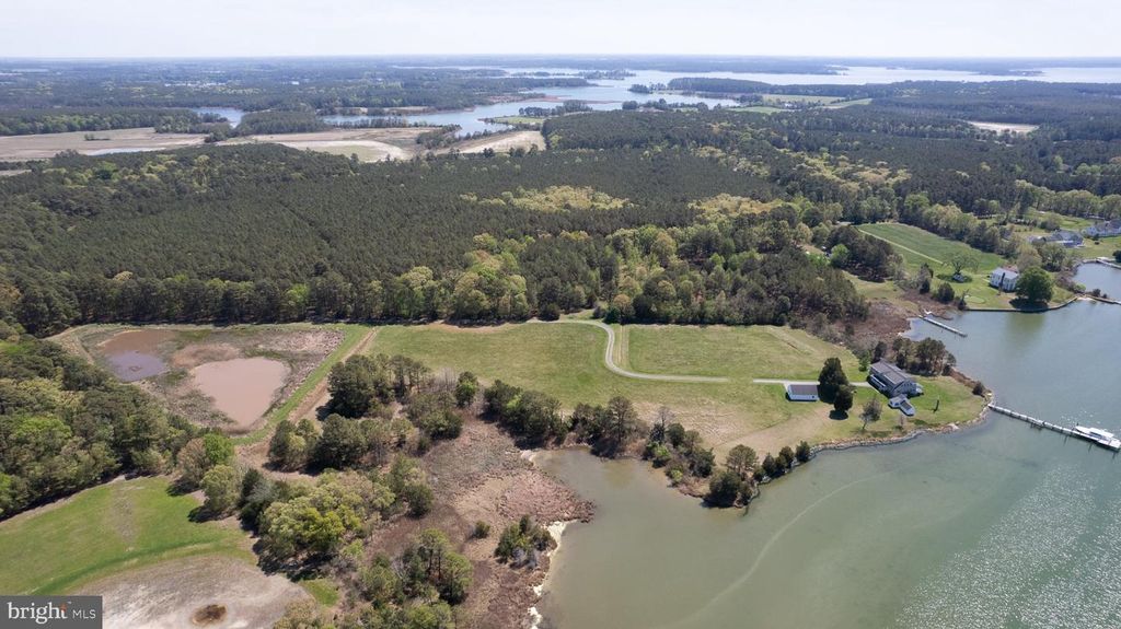 Image 3 of property listing at 5704 ROSS NECK RD, Cambridge, MD 21613