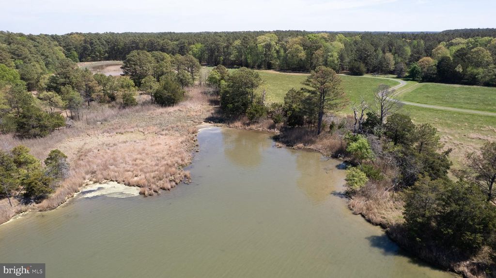 Image 23 of property listing at 5704 ROSS NECK RD, Cambridge, MD 21613