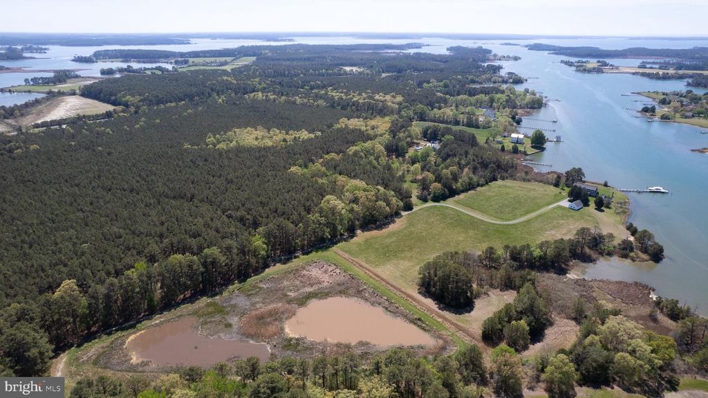 Image 4 of property listing at 5704 ROSS NECK RD, Cambridge, MD 21613