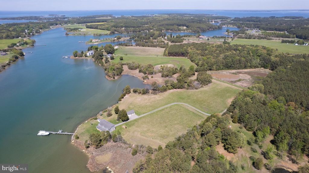 Image 10 of property listing at 5704 ROSS NECK RD, Cambridge, MD 21613