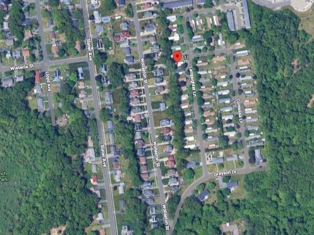 11 Lamplighter Ln, Springfield, MA 01119