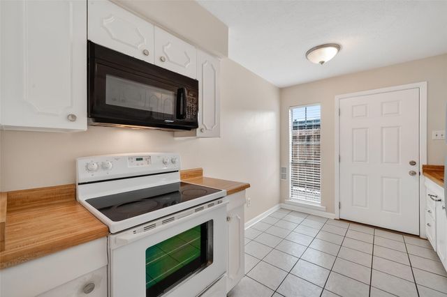 7600 Burgoyne Road 121, Houston, TX 77063