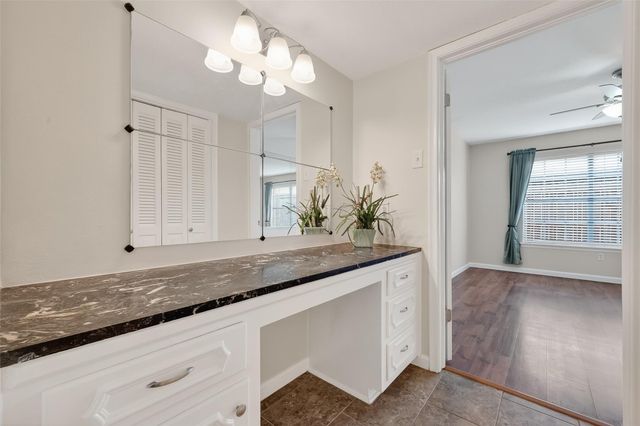 7600 Burgoyne Road 121, Houston, TX 77063