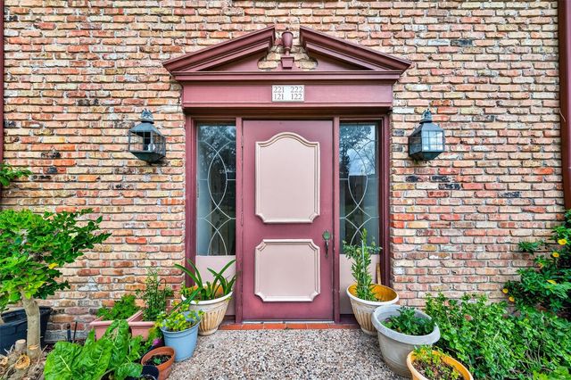 7600 Burgoyne Road 121, Houston, TX 77063