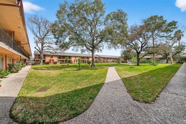 7600 Burgoyne Road 121, Houston, TX 77063