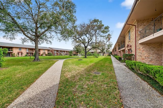 7600 Burgoyne Road 121, Houston, TX 77063