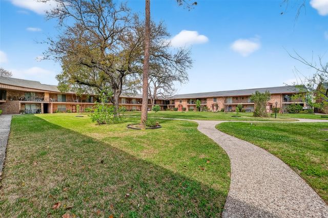 7600 Burgoyne Road 121, Houston, TX 77063