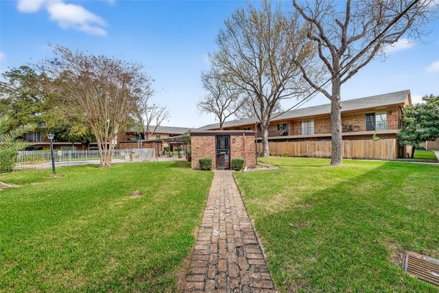 7600 Burgoyne Road 121, Houston, TX 77063