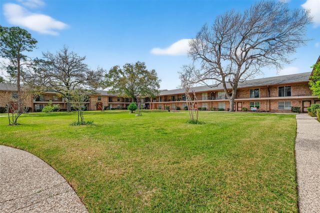 7600 Burgoyne Road 121, Houston, TX 77063