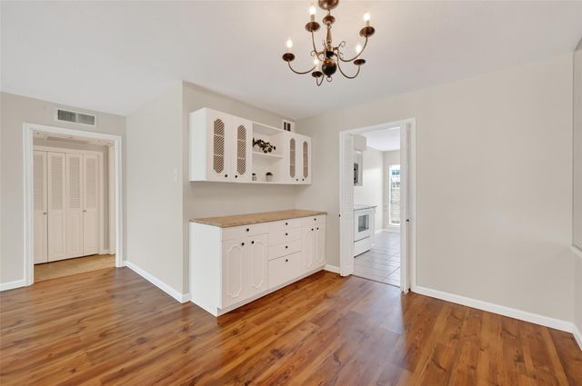 7600 Burgoyne Road 121, Houston, TX 77063