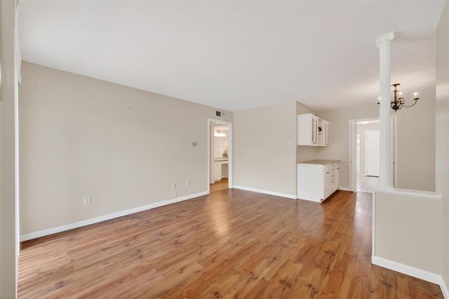 7600 Burgoyne Road 121, Houston, TX 77063