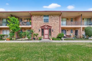 7600 Burgoyne Road 121, Houston, TX 77063